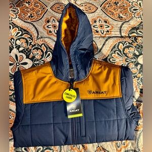 NWT mens ARIAT crius hooded insulated puffer SIZE SMALL
